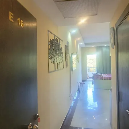 Beachfront Resort Seaview Haven Modern Near Airport
